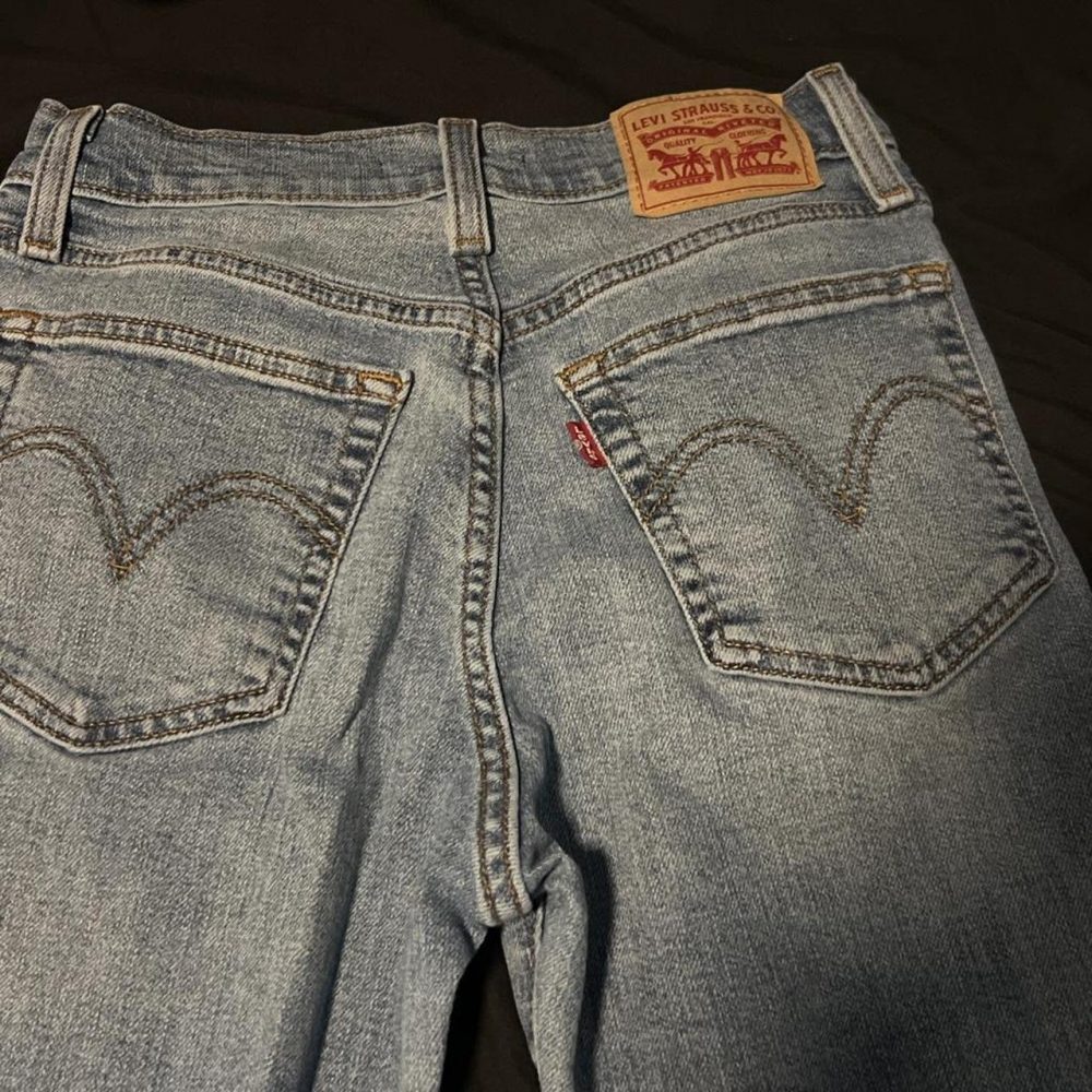 Levi's blue denim jeans, Size 25 #denim #highwaisted